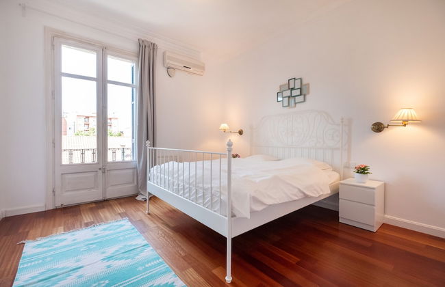 Stunning 4BR Apart in Sagrada Familia - Photo 13