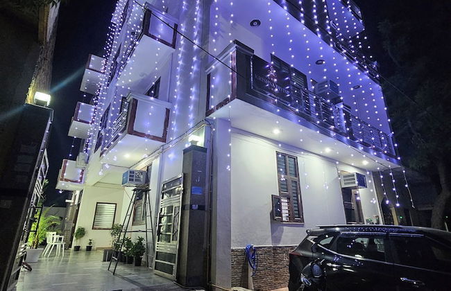 Shri Krishna Divine Dham - Photo 1