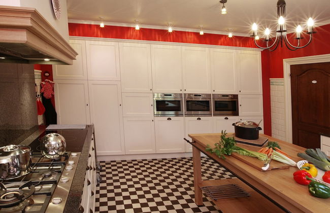 Group Villa With Pool & Sauna - Photo 15