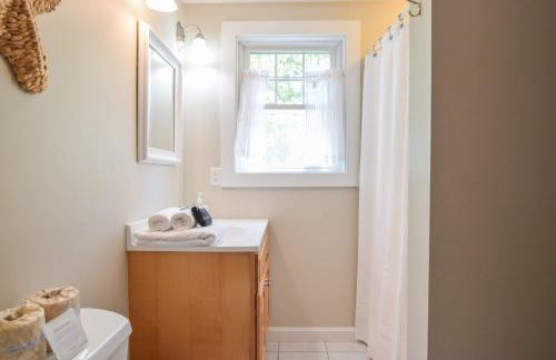 Minutes to Oceanside Beaches - Photo 20
