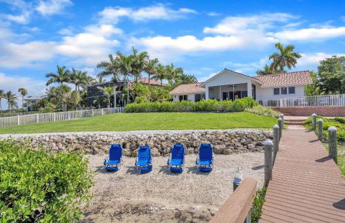 Paradise with a pool, pier and private beach area - Foto 2