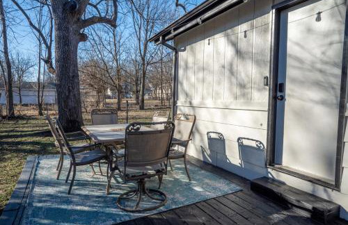 Main Retreat with King Bed in Master and has Garage - Photo 19