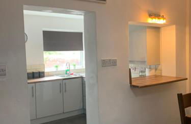 Angies 2 bed home in Eccleston near Liverpool sleeps 5 - Foto 6