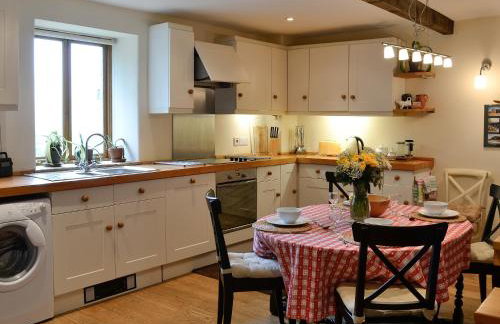 Hollyhock Cottage - Photo 3