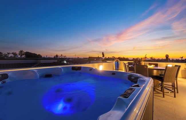 Sunset Serenity by Avantstay Rooftop w/ Hot Tub & Fire Pit, 3 Blocks to Beach! - Foto 1
