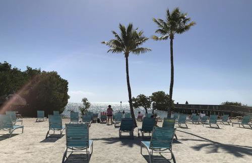 Tropical Getaway w/Private Beach 1 BD Condo - Foto 25