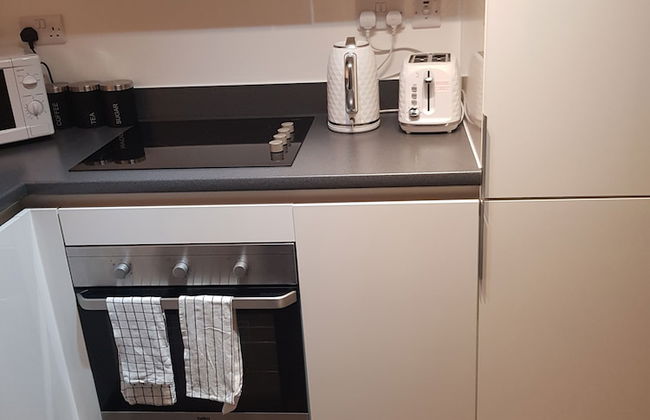 Brierley Hill - Apartment - Sleeps 2 - Parking - Foto 5