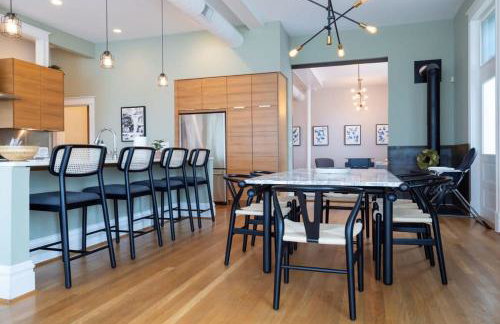 Gorgeous 5BR Storefront Home ABODEbucks - Foto 9