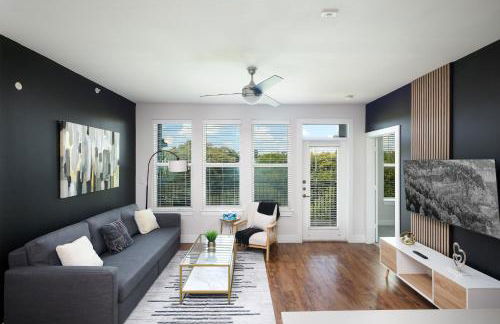 Chic 2BR-Southtown Near Rvrwalk, Dome & Conv - Foto 1