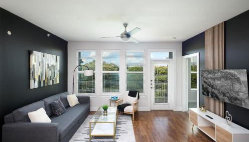 Chic 2BR-Southtown Near Rvrwalk, Dome & Conv - Foto 1