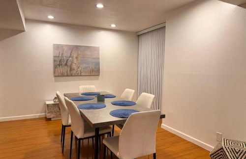 Venice Beach Lux Retreat Coastal Apartment Haven - Photo 4