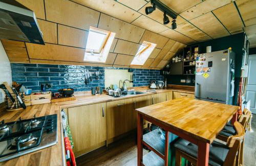 Mansell Road - Trendy Loft with Free Parking - Foto 2