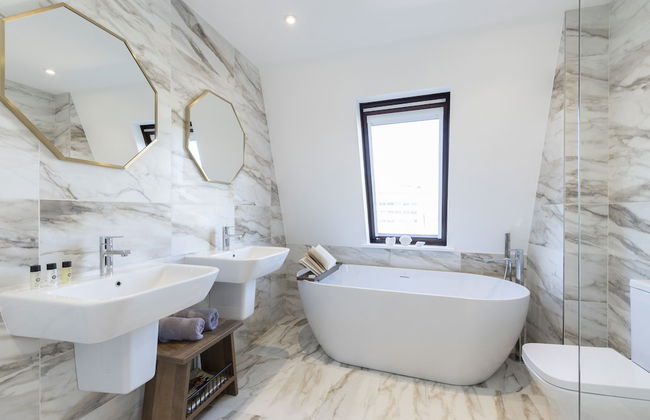 Elliot Oliver - Stunning 6 Bedroom Regency House With Parking - Photo 24