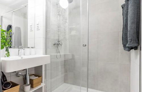 1 step to retiro park and gran via-prado museum - Photo 19