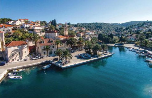 Gorgeous Apartment In Supetar-Splitska - Photo 11