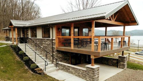 Rustic Tree A-Frame with Original Design by Tappan Lake in Ohio - Foto 1