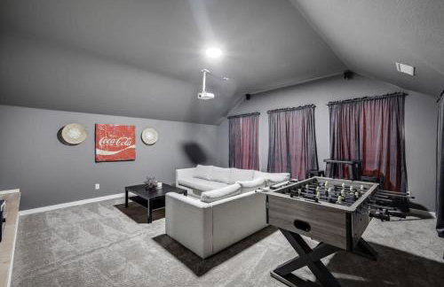 Stylish Spacious Convenient - 6-BD 2 5-BA + Pool - Foto 20