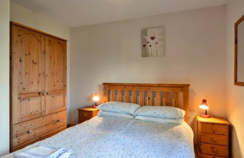 Finest Retreats - Tarkas Holt Log Cabin, Stowford - Foto 16