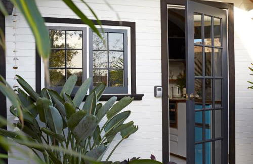 The Cabana Luxury Award Winning Tiny Home with Hot Tub and Private Garden 2 mins Walk to Ryde Beach - Photo 20