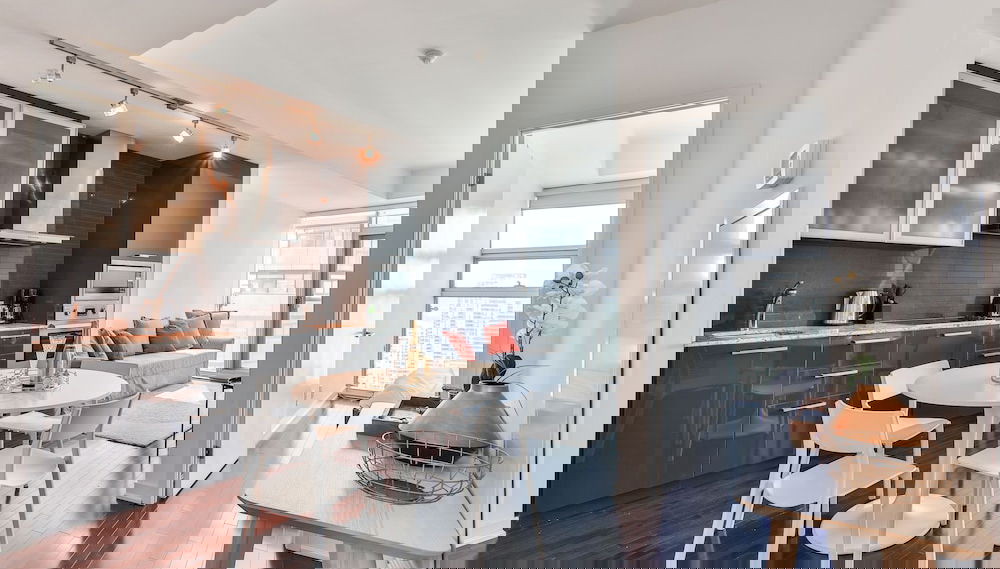 Brilliant High-Rise 2 Bed and Parking - Foto 1, Imagen principal