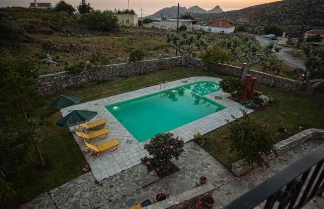 Petrinos Milos - Foto 19