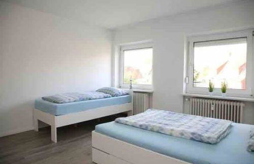 Moderne Wohnung mit Balkon, Küche, Garten Smart-TV - Photo 2