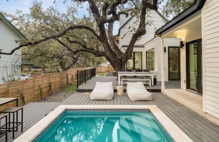 6BDR Luxe Pool Retreat • City Views Ping Pong Foosball Guest House Henley - Foto 77