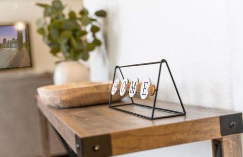 l NEW l Fully Remodeled 3BR 2BTH l 1 Min to Veterans Memorial Park - Foto 48