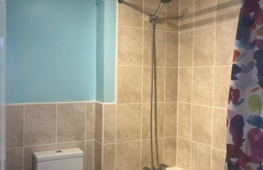 In Our Liverpool Home Sleeps 5 in 2 Double & 1 Single Bedrooms - Foto 16