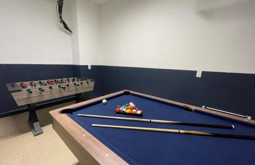 556 Gorgeous home with Pool and Spa Not Overlooked at Back 3 Bedrooms and 2 Full Bathrooms - Foto 11