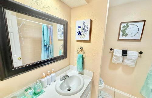 Near AT&T Stadium, UTA, Globe Life, Six Flags, DFW Airport, American Airlines Center with Games and Crib - Foto 18