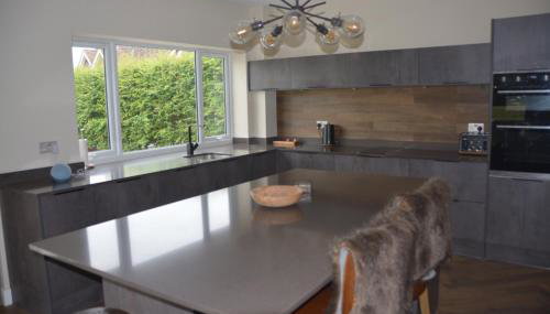 The Bunkhouse - 2 bedroom home with parking - Foto 4