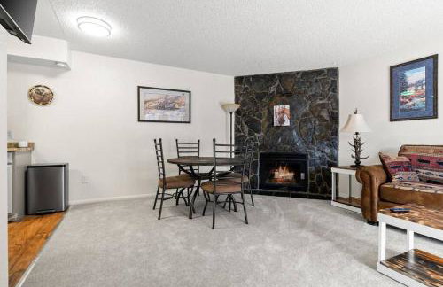 Moose Meadows- Near the airport, centrally located - Foto 9