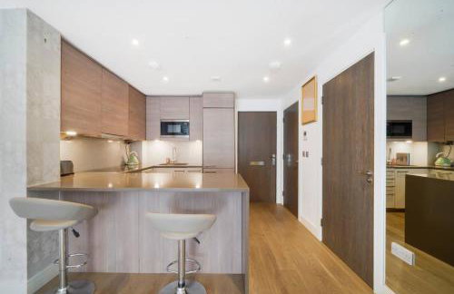 One bedroom apartment with balcony and concierge , station and shops 2min walk - Foto 27