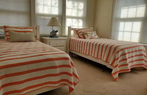 Wifi, Decks, Rooftop Deck, Beach Badges, Beach Chairs, Ocean Side Reverse Living Home Only Third 3Rd From The Beach Brant Beach, 12578 - Foto 5