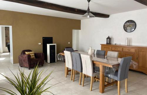 Gîte La Petite Renaudière - proche parc du Puy du F - Photo 1