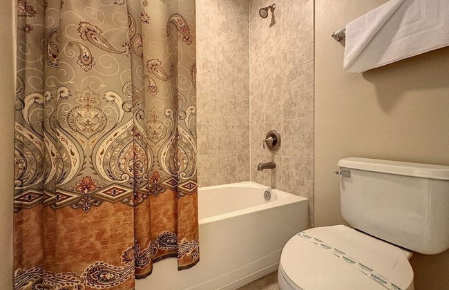 4 Bed 4 Bath With Private Pool/spa 4 Bedroom Home by RedAwning - Foto 38