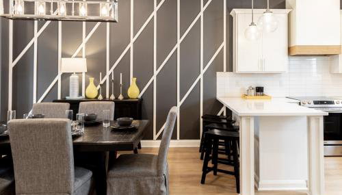 STAR Retreat Townhome with Garage 3 miles to Downtown - Foto 1