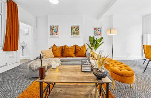 Clover House Stunning Cosy Cottage 3BR By AltoLuxo Short Lets & Serviced Accommodation With Free WiFi & Parking - Foto 31