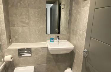 4 The View apartments Ilfracombe - Seafront, Parking, Lift, EV - Foto 53