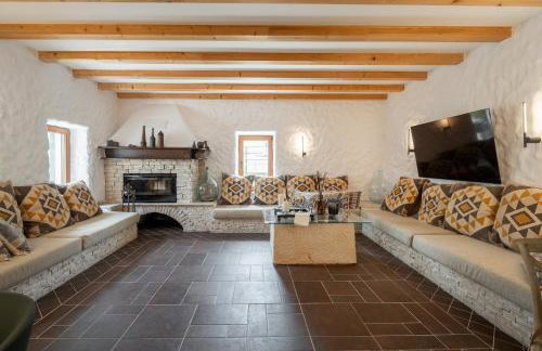 Aurora Lukorana - Photo 52