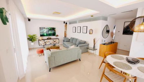 Fortuna Penthouse with roof terrace, AC and pool - Photo 2