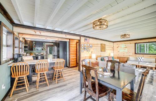 Private Island Home in Belding with Dock and Grill! - Foto 6