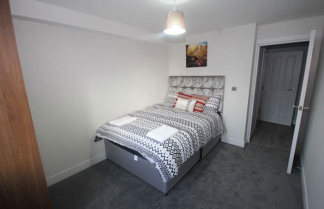 Holden Court - Photo 13