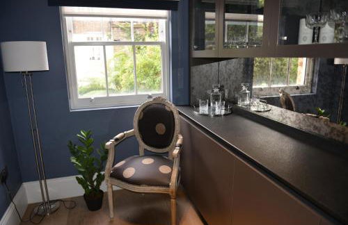 Luxury 4 Bedrooms 5 Baths 2 Receptions Family House with Garden Chelsea - Foto 9