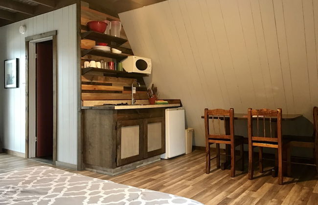 Calm Waters Cabin Resort - Photo 15