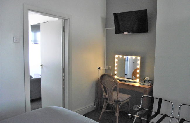 Seahawk Holiday Apartments - Photo 11