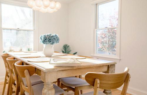 Renovated Cape Near Beach with Fire Pit - Foto 6