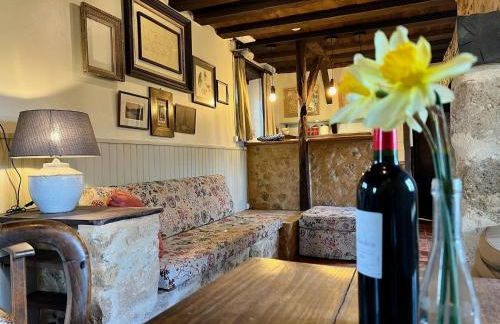 Cottage in Les Eyzies-De-Tayac-Sireuil with pool - Photo 3