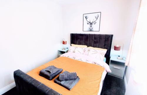 Crystal House Flat 3 - free private parking - metro - Foto 5